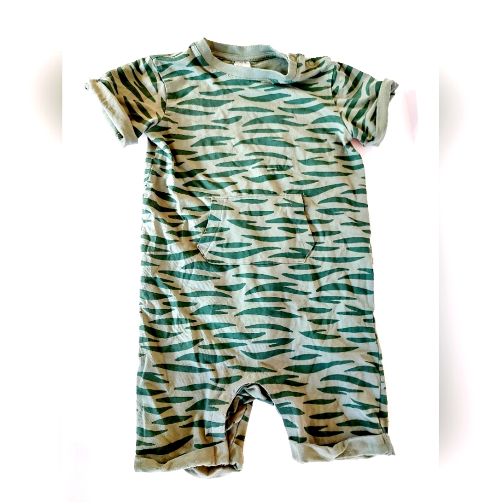 Green/Olive Tiger Stripe Romper size 1.5-2‎ years H&M